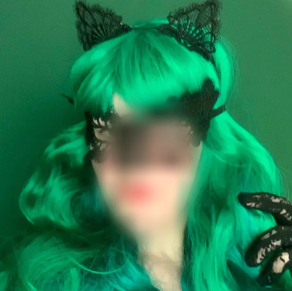 Emilia, 24