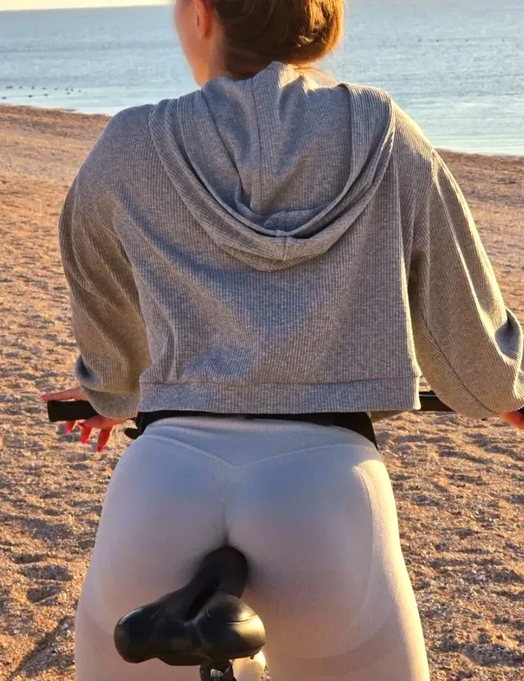 Jana, 23