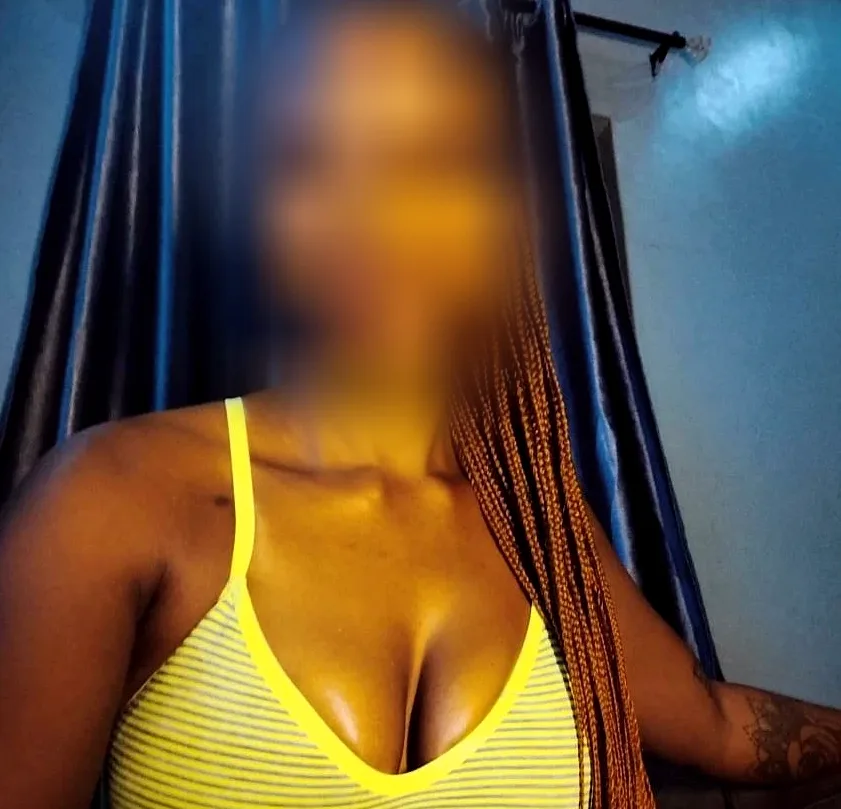 Luisa, 37