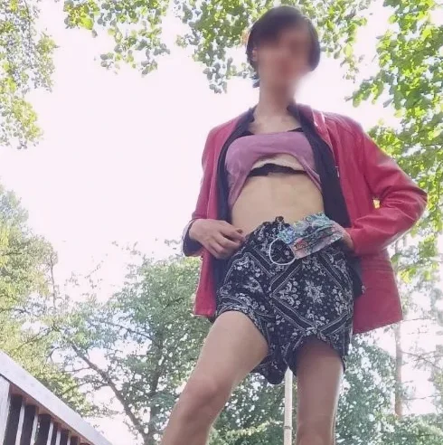 Meike, 22