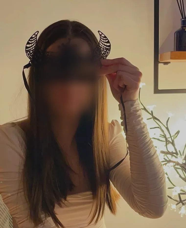 Vivien, 31